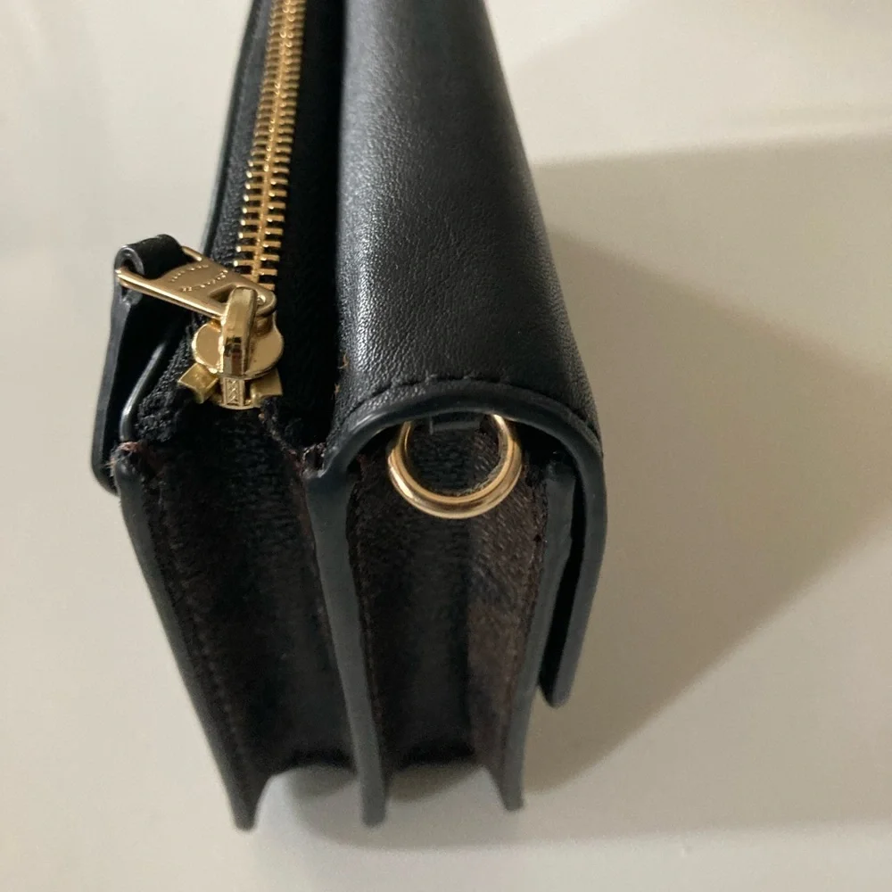 COACH FOLDOVER SIGNATURE COLORBLOCK WRISTLET - Picture 5 of 13